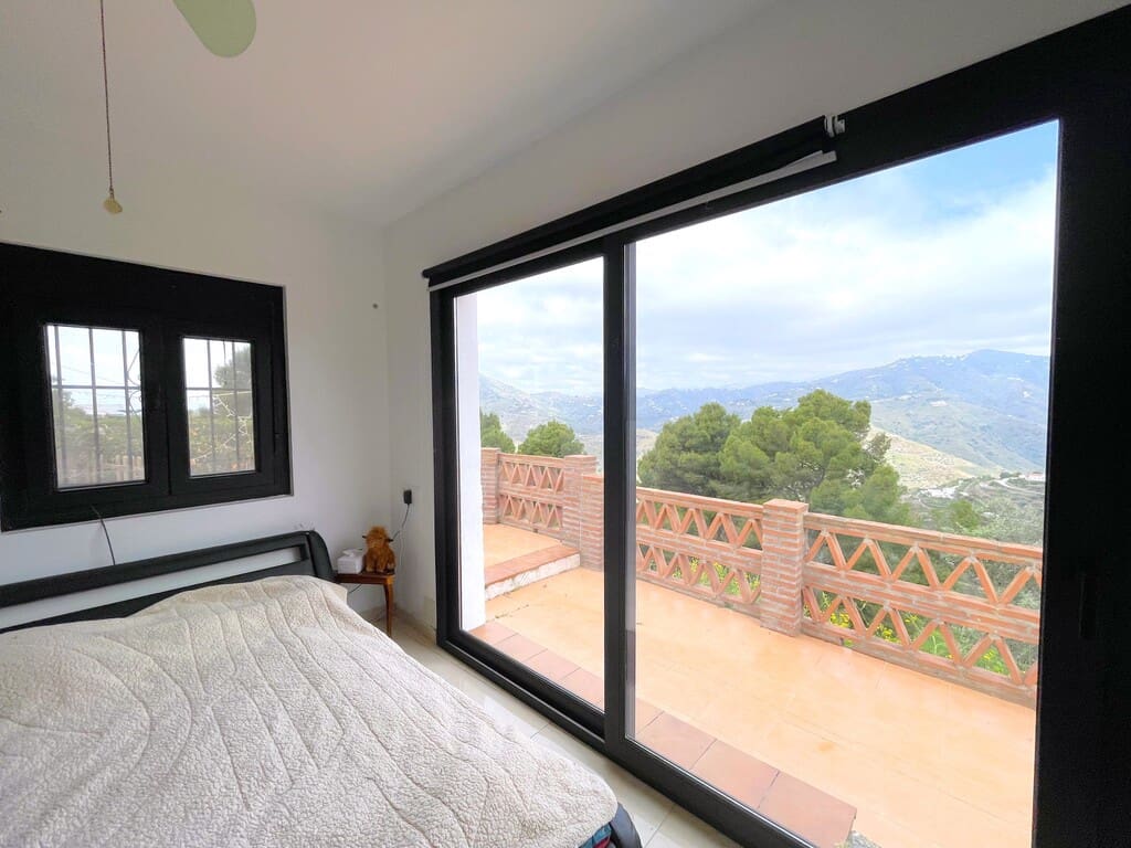 3 bedroom Finca/Country House for sale in Torrox with pool garage - € 475,000 (Ref: 9813746)