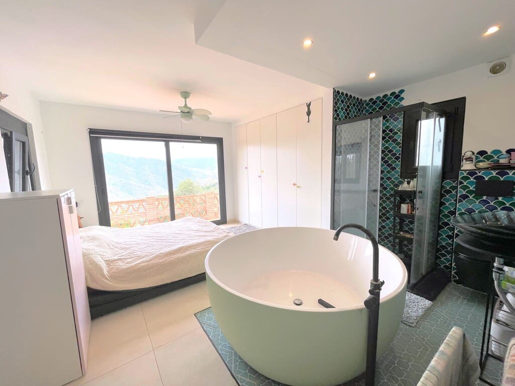 3 bedroom Finca/Country House for sale in Torrox with pool garage - € 475,000 (Ref: 9813746)