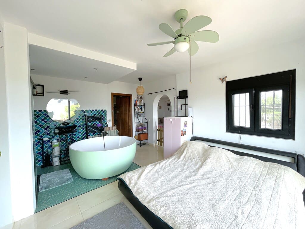3 bedroom Finca/Country House for sale in Torrox with pool garage - € 475,000 (Ref: 9813746)