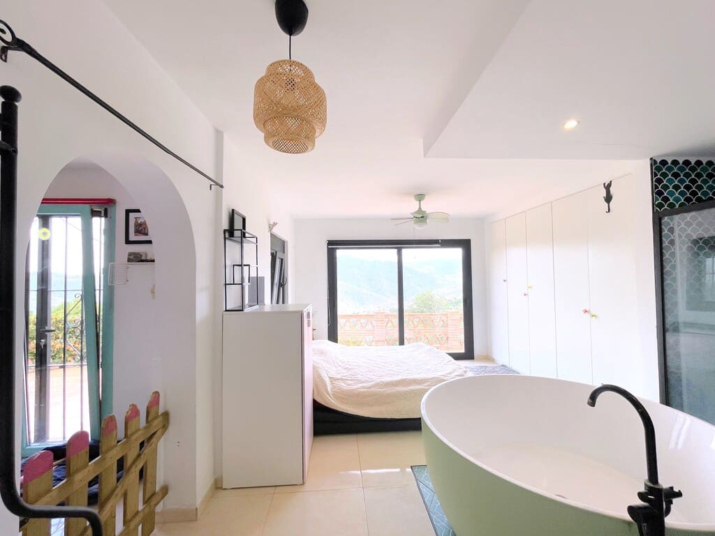 3 bedroom Finca/Country House for sale in Torrox with pool garage - € 475,000 (Ref: 9813746)