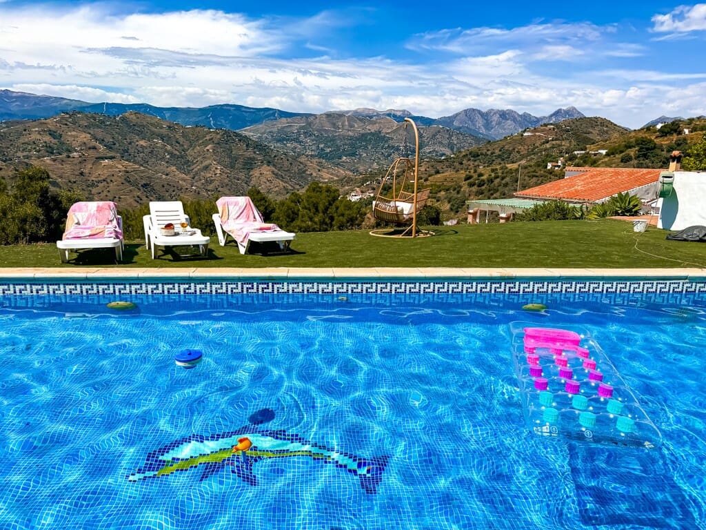 3 bedroom Finca/Country House for sale in Torrox with pool garage - € 475,000 (Ref: 9813746)