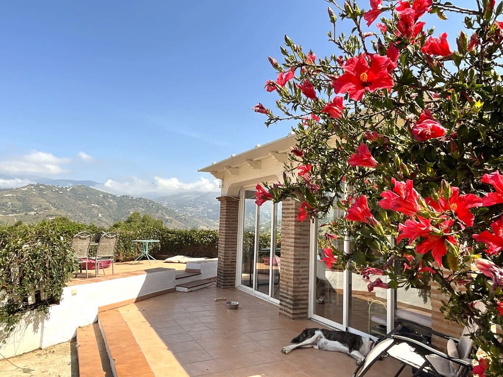 3 bedroom Finca/Country House for sale in Torrox with pool garage - € 475,000 (Ref: 9813746)