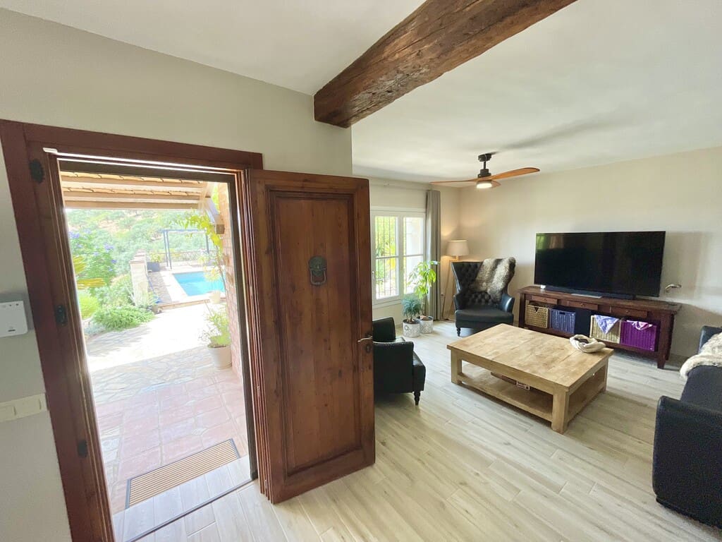 4 soveværelse Villa til salg i Vinuela med swimmingpool - € 499.000 (Ref: 9933716)