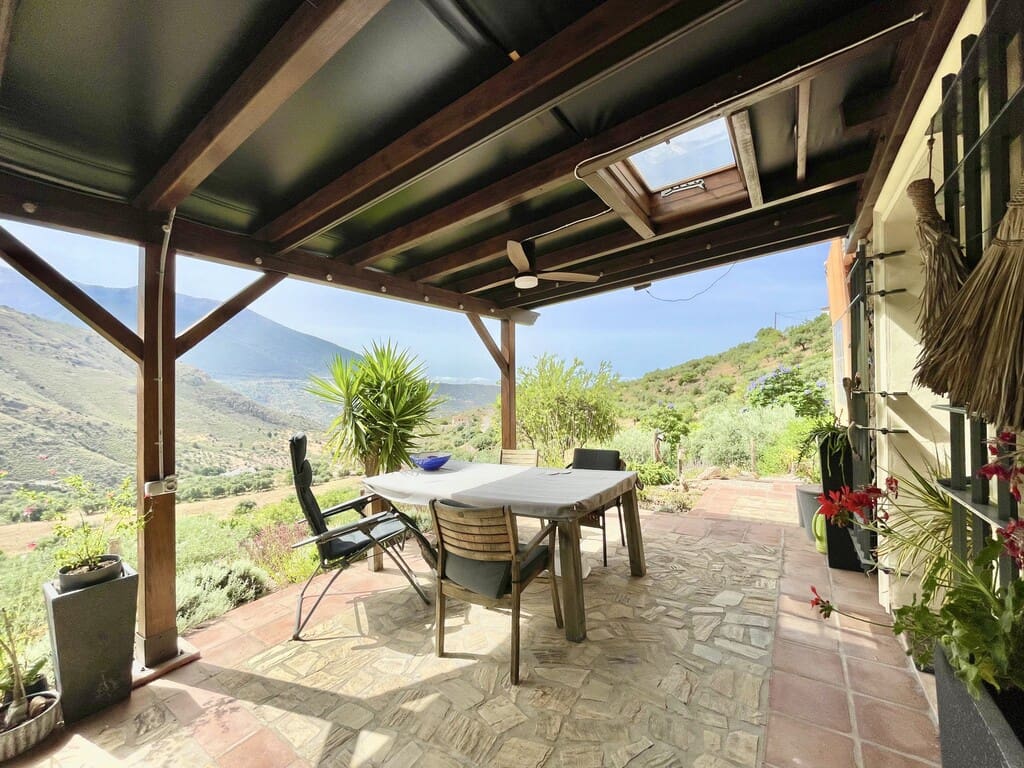4 soveværelse Villa til salg i Vinuela med swimmingpool - € 499.000 (Ref: 9933716)