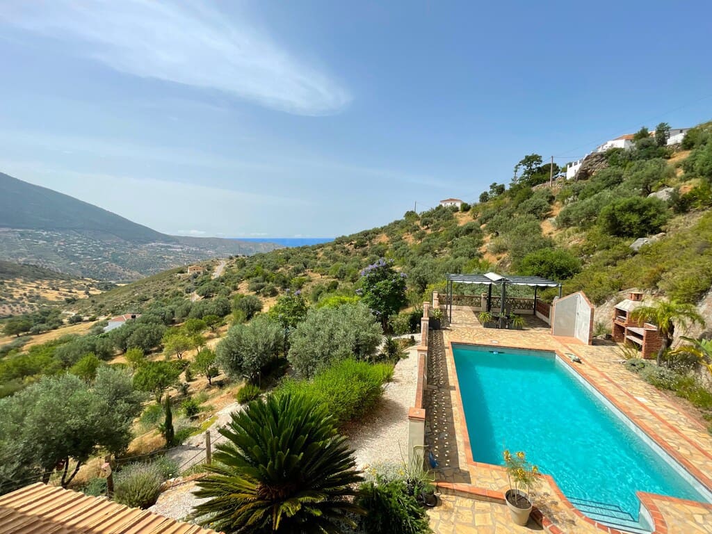 4 soveværelse Villa til salg i Vinuela med swimmingpool - € 499.000 (Ref: 9933716)