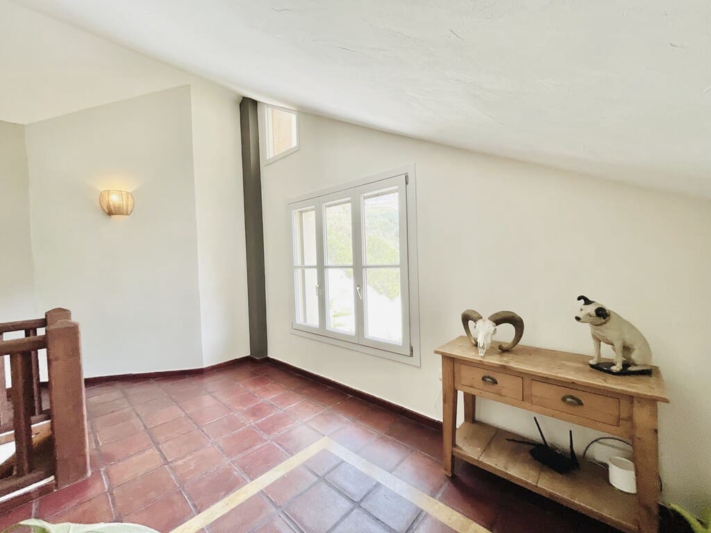 4 soveværelse Villa til salg i Vinuela med swimmingpool - € 499.000 (Ref: 9933716)