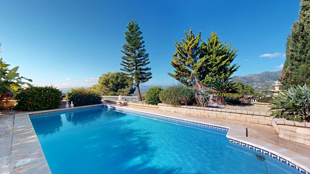4 quarto Moradia para venda em Algarrobo com piscina garagem - 579 000 € (Ref: 9999554)