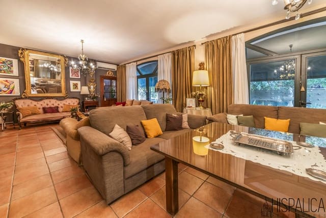 5 soverom Villa til salgs i Ecija med svømmebasseng garasje - € 750 000 (Ref: 10043494)