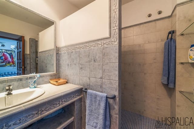 5 soverom Villa til salgs i Ecija med svømmebasseng garasje - € 750 000 (Ref: 10043494)