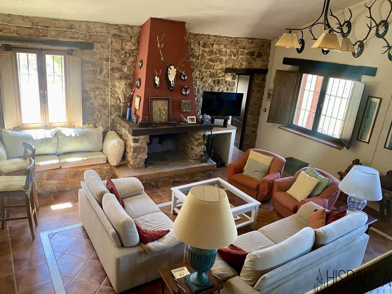 5 bedroom Villa for sale in Santa Eufemia - € 410,000 (Ref: 10046356)