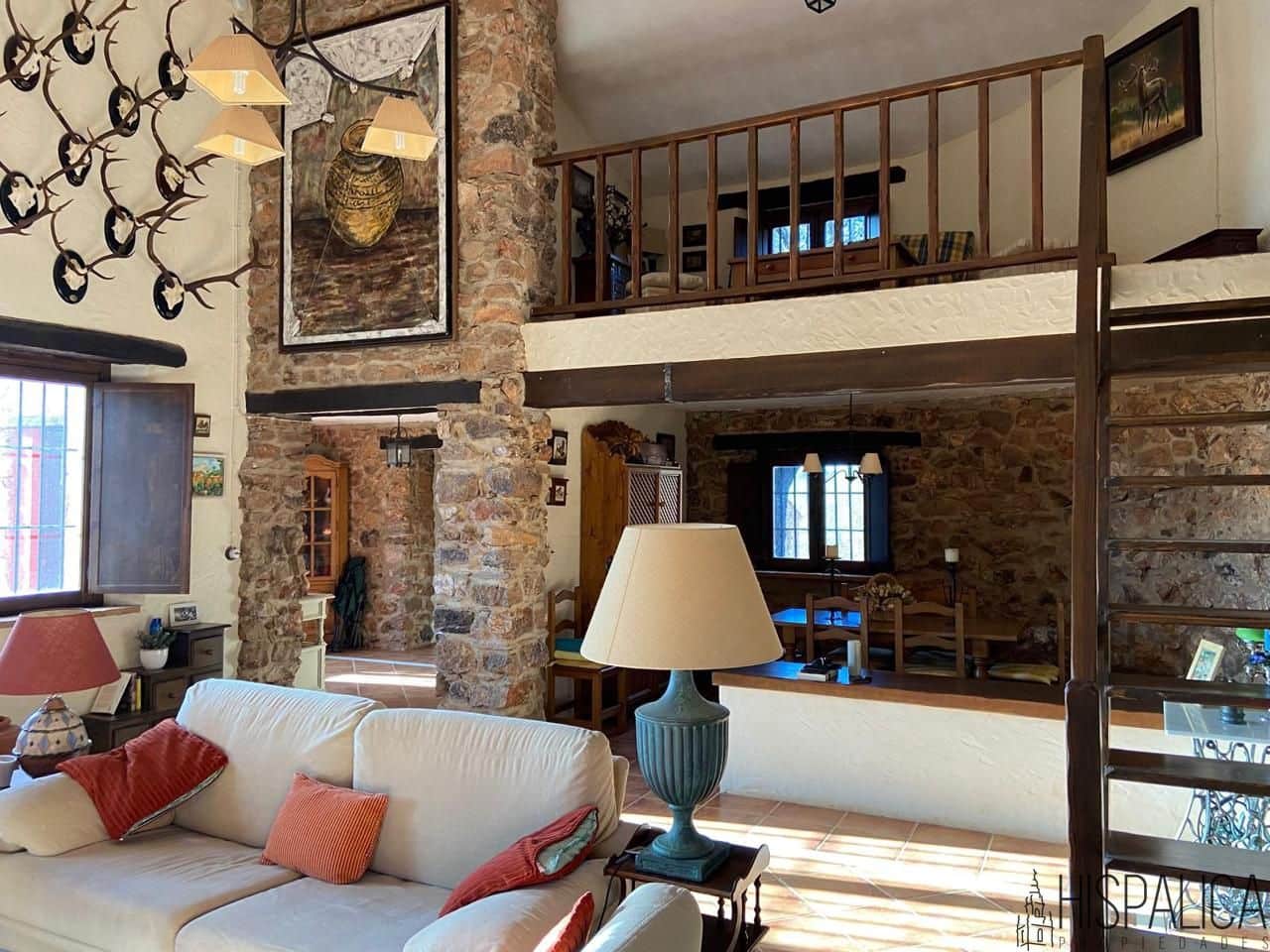 5 bedroom Villa for sale in Santa Eufemia - € 410,000 (Ref: 10046356)