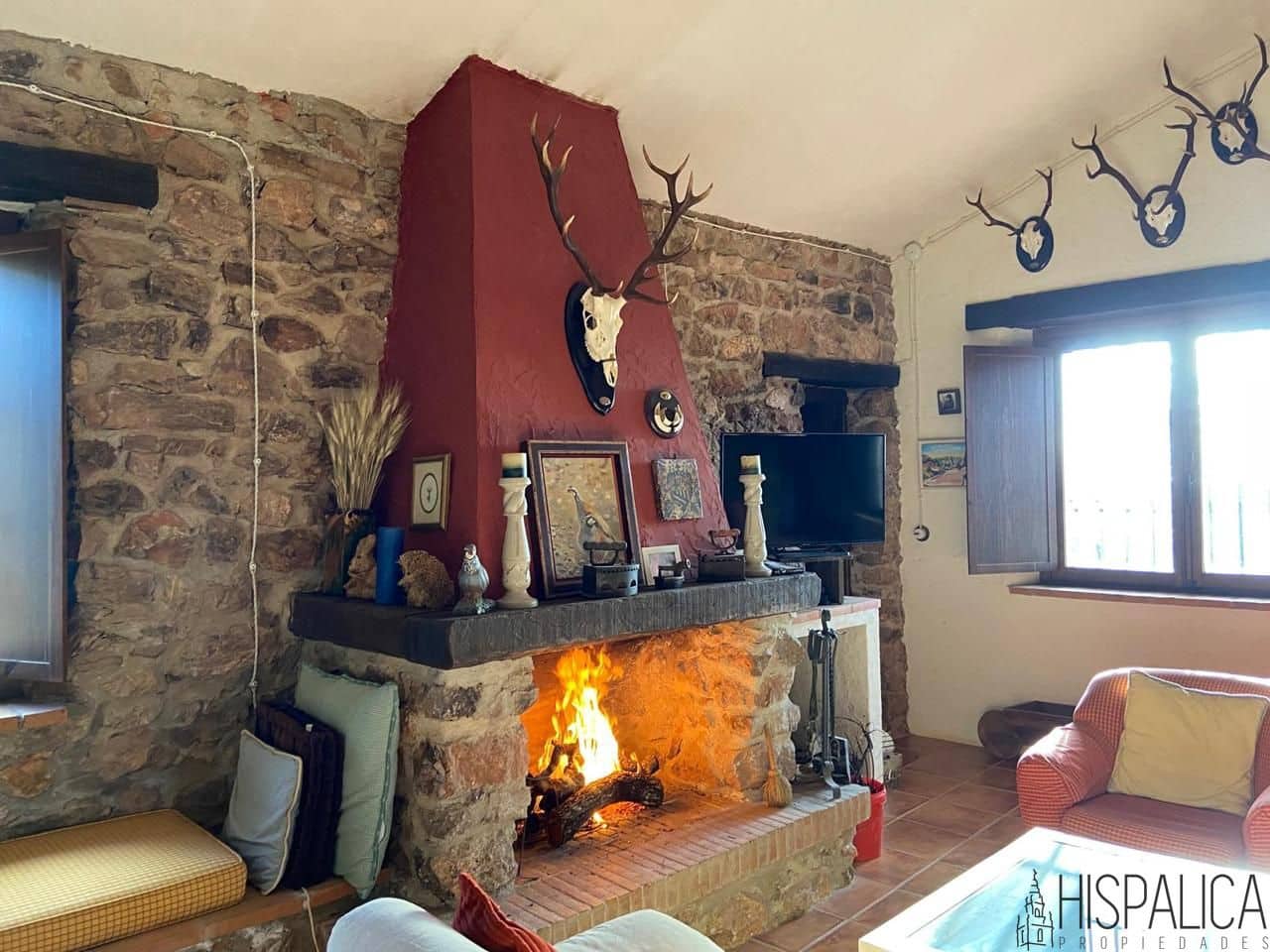 5 bedroom Villa for sale in Santa Eufemia - € 410,000 (Ref: 10046356)