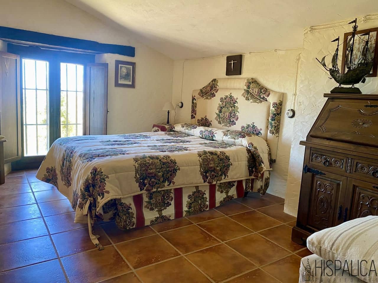 5 bedroom Villa for sale in Santa Eufemia - € 410,000 (Ref: 10046356)