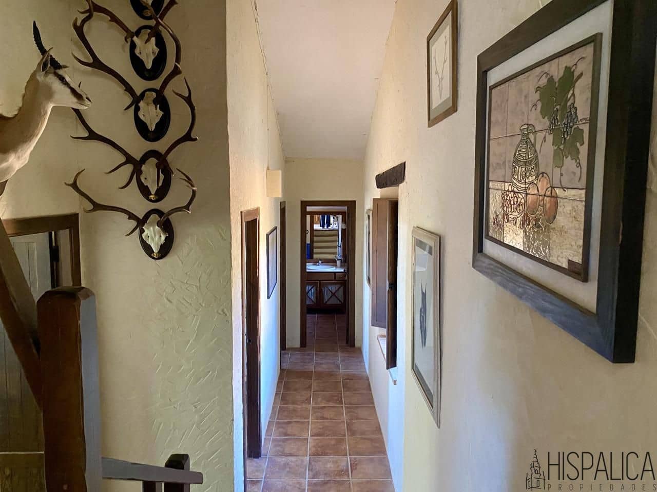 5 bedroom Villa for sale in Santa Eufemia - € 410,000 (Ref: 10046356)