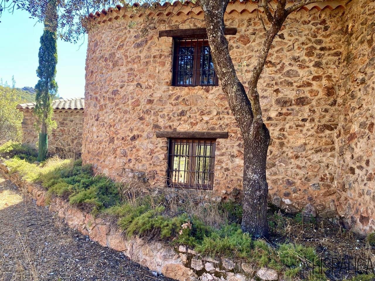 5 bedroom Villa for sale in Santa Eufemia - € 410,000 (Ref: 10046356)