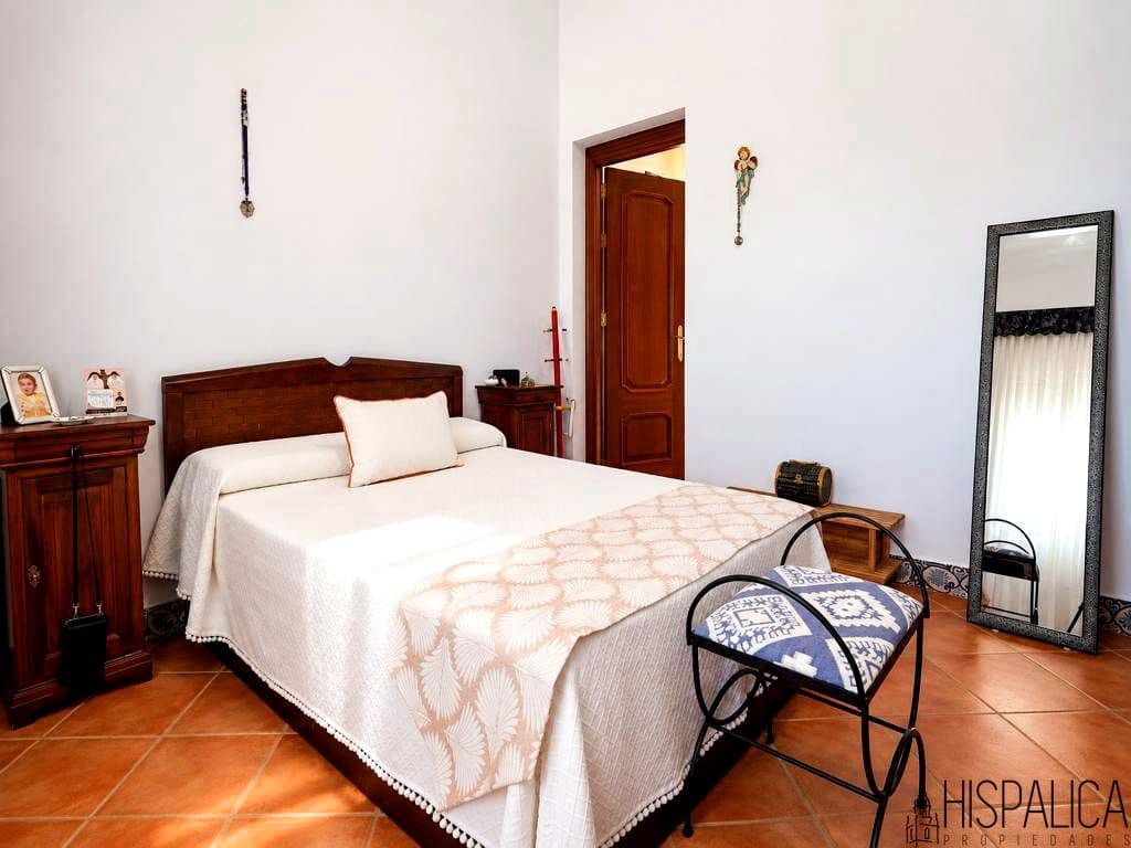 Finca/Casa Rural de 7 habitaciones en Carmona en venta con piscina garaje - 475.000 € (Ref: 10094729)