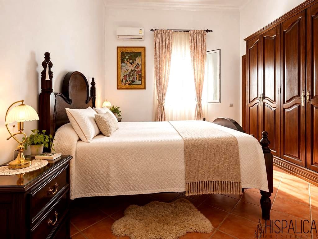 Finca/Casa Rural de 7 habitaciones en Carmona en venta con piscina garaje - 475.000 € (Ref: 10094729)