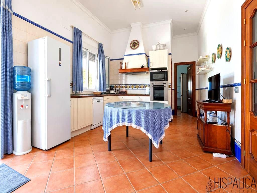 Finca/Casa Rural de 7 habitaciones en Carmona en venta con piscina garaje - 475.000 € (Ref: 10094729)