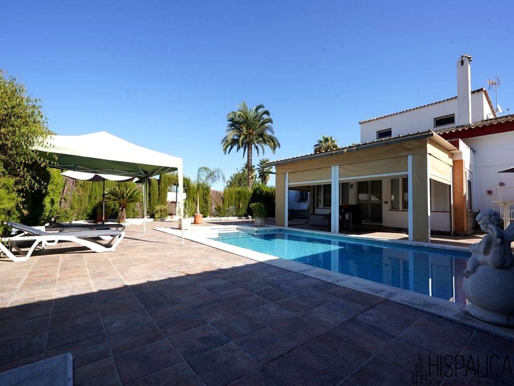 Finca/Casa Rural de 7 habitaciones en Carmona en venta con piscina garaje - 475.000 € (Ref: 10094729)