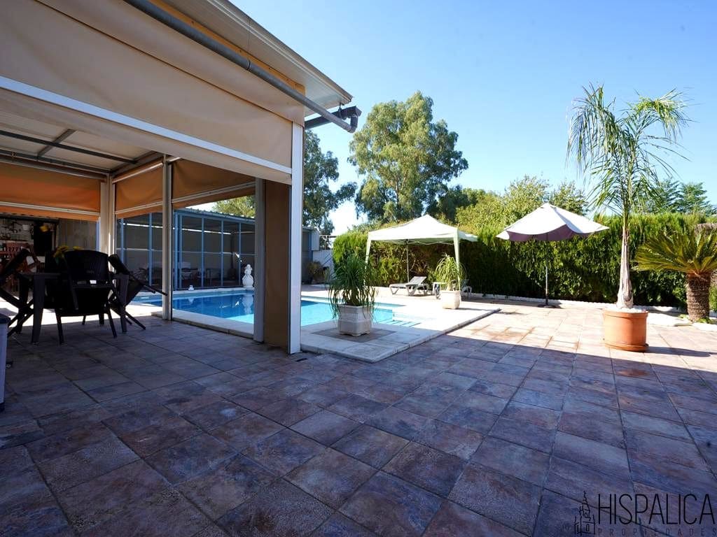Finca/Casa Rural de 7 habitaciones en Carmona en venta con piscina garaje - 475.000 € (Ref: 10094729)