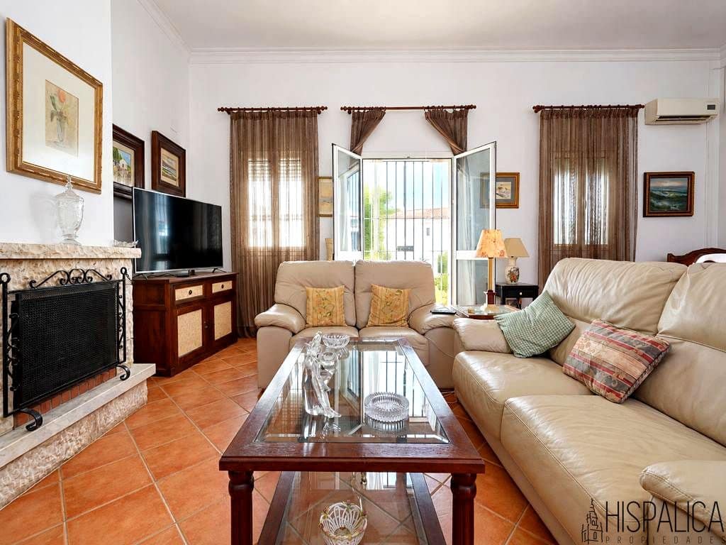 Finca/Casa Rural de 7 habitaciones en Carmona en venta con piscina garaje - 475.000 € (Ref: 10094729)