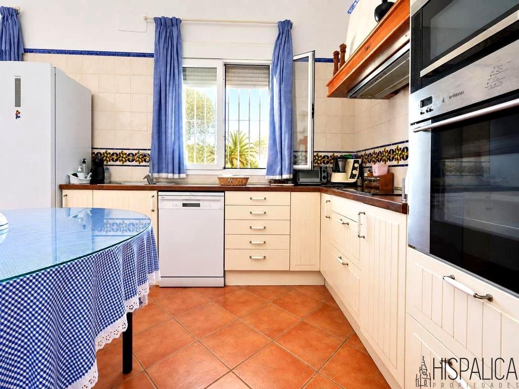 Finca/Casa Rural de 7 habitaciones en Carmona en venta con piscina garaje - 475.000 € (Ref: 10094729)