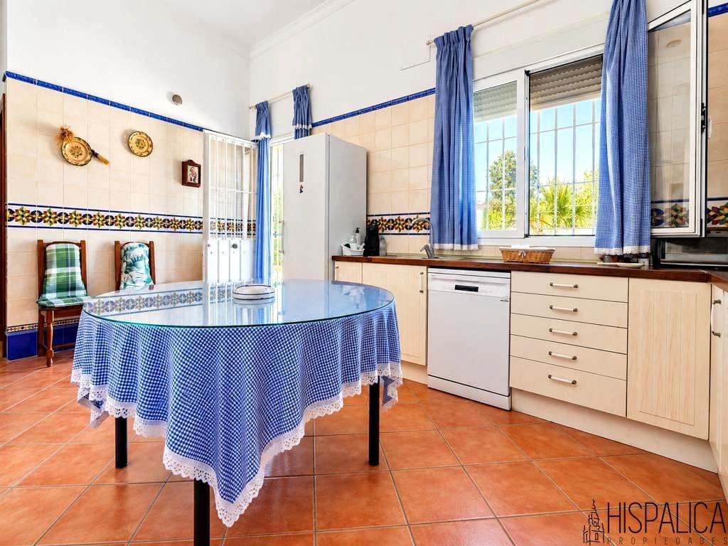 Finca/Casa Rural de 7 habitaciones en Carmona en venta con piscina garaje - 475.000 € (Ref: 10094729)