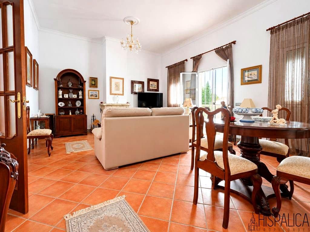 Finca/Casa Rural de 7 habitaciones en Carmona en venta con piscina garaje - 475.000 € (Ref: 10094729)