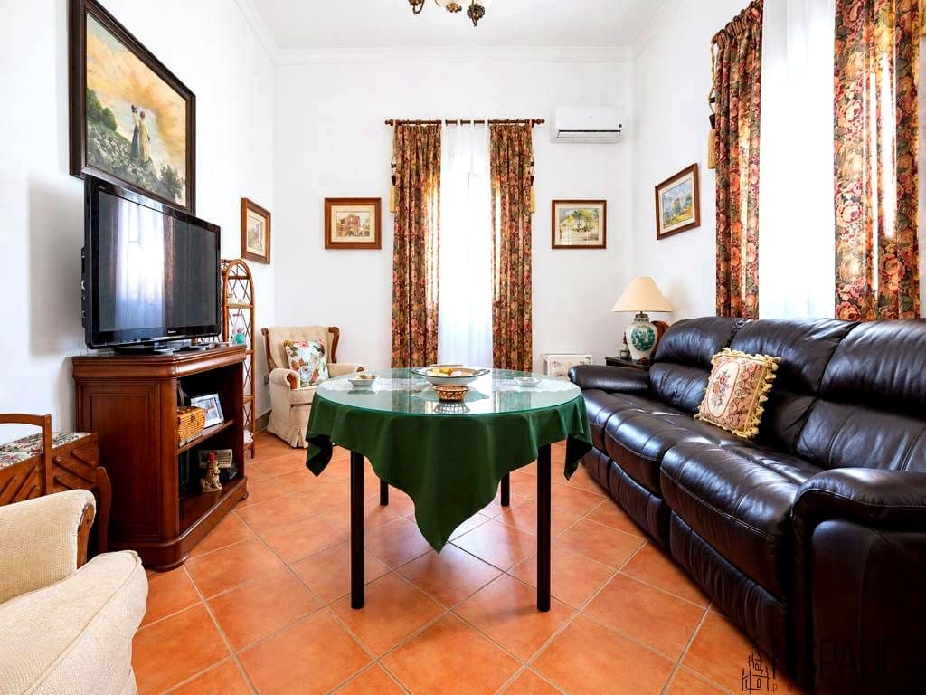 Finca/Casa Rural de 7 habitaciones en Carmona en venta con piscina garaje - 475.000 € (Ref: 10094729)