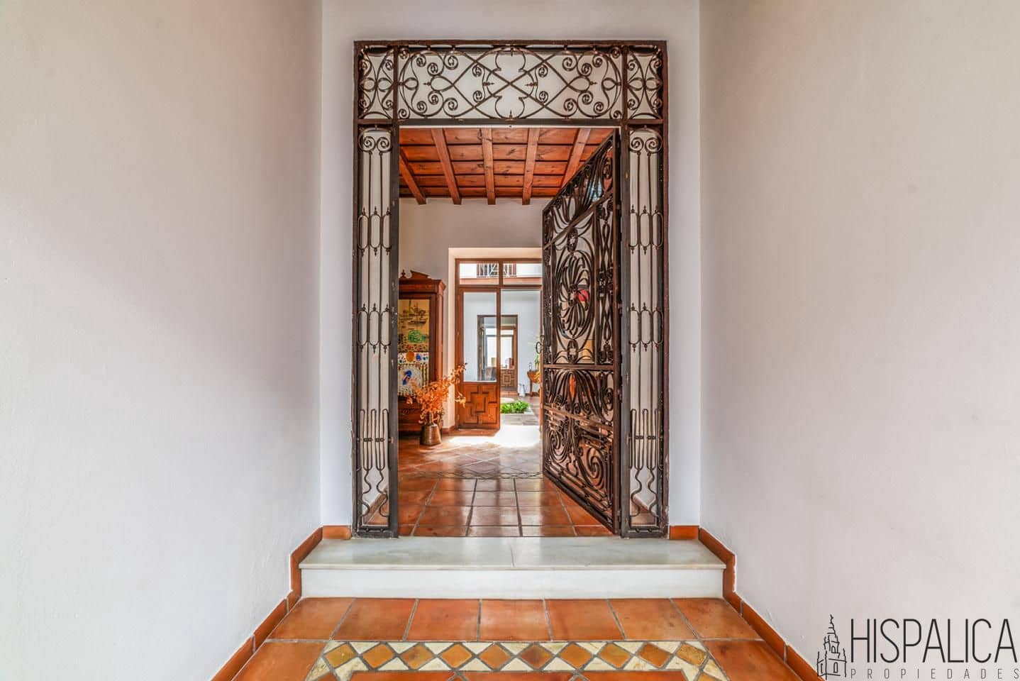 7 bedroom Villa for sale in Cordoba city - € 750,000 (Ref: 10102863)