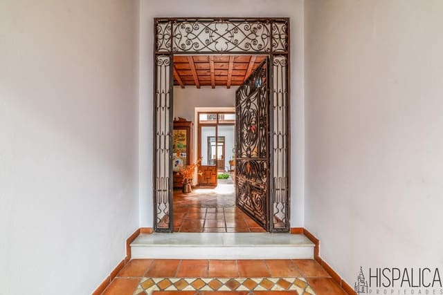7 bedroom Villa for sale in La Magdalena, Córdoba city - € 750,000 (Ref: 10102863)