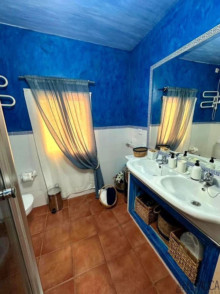 3 bedroom Villa for sale in Ecija - € 345,000 (Ref: 10113559)