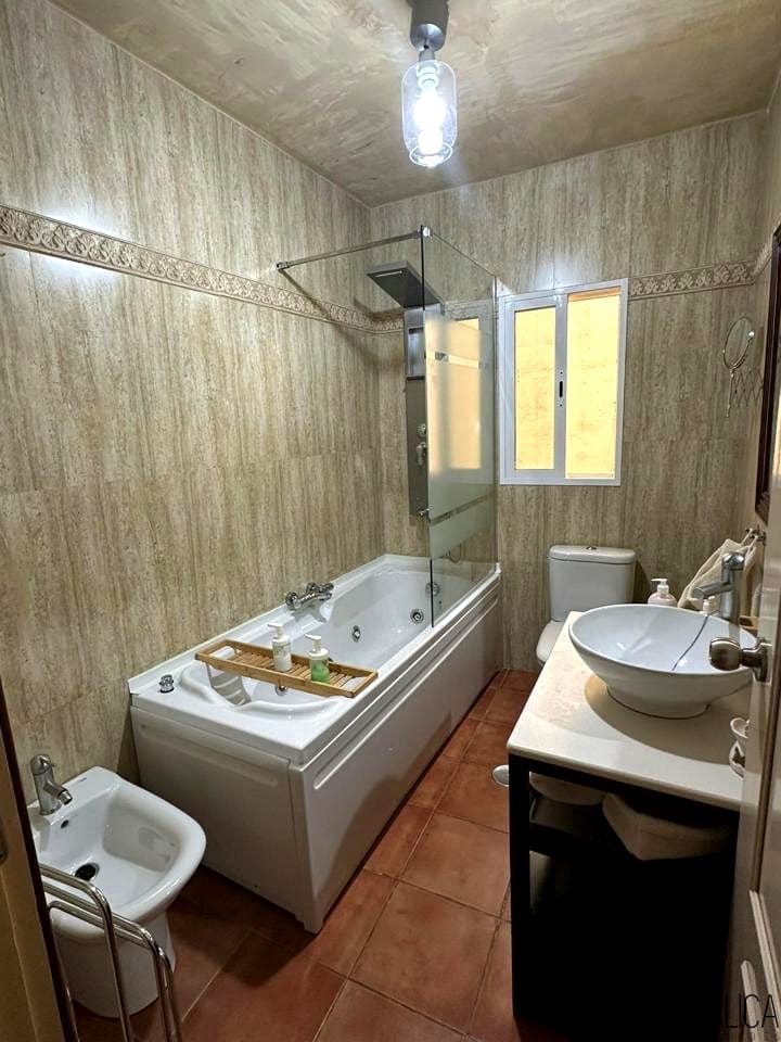 3 bedroom Villa for sale in Ecija - € 345,000 (Ref: 10113559)