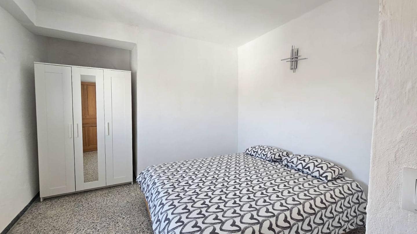 3 bedroom Villa for sale in Arcos de la Frontera with pool - € 110,000 (Ref: 10118433)