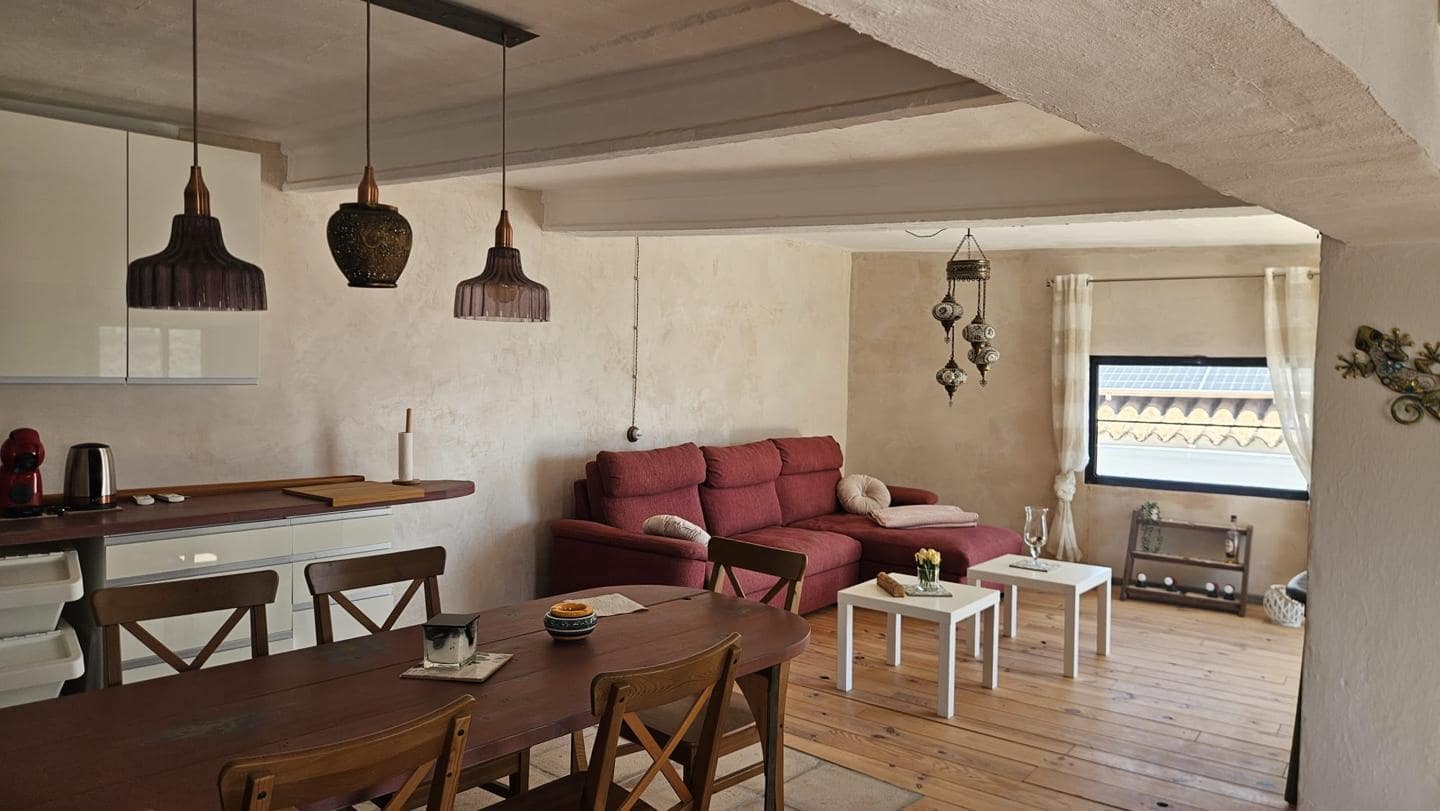 3 bedroom Villa for sale in Arcos de la Frontera with pool - € 110,000 (Ref: 10118433)