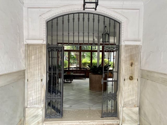 9 chambre Villa/Maison à vendre à Lucena avec garage - 895 000 € (Ref: 10160276)