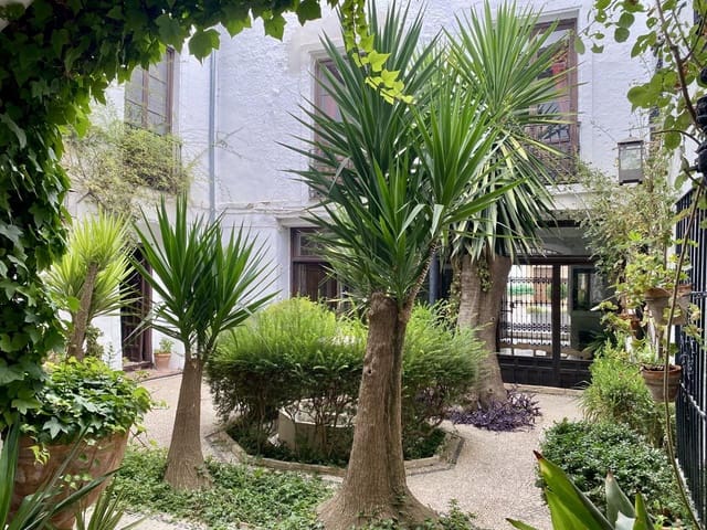 9 chambre Villa/Maison à vendre à Lucena avec garage - 895 000 € (Ref: 10160276)
