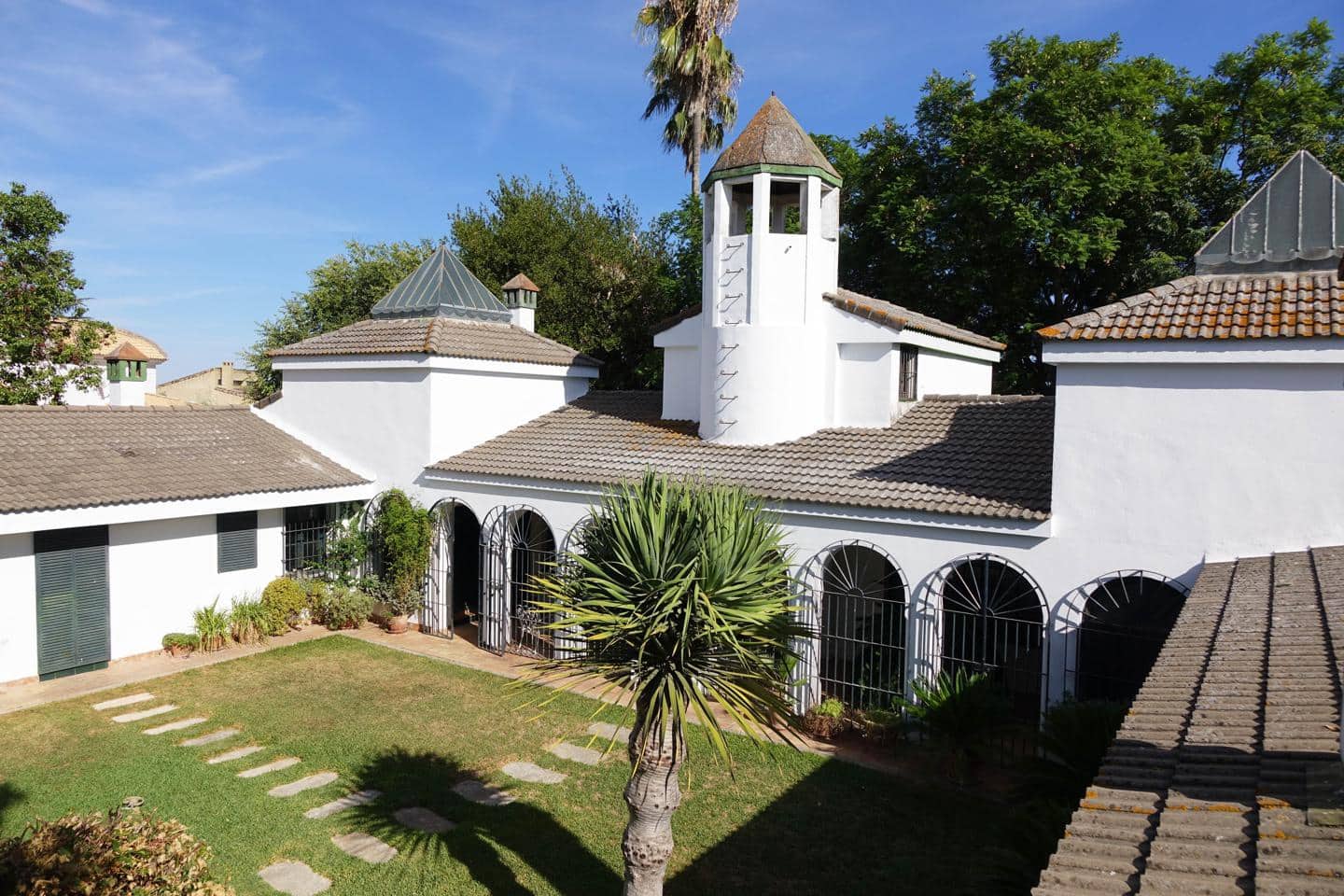 7 soveværelse Villa til salg i Mairena del Aljarafe med swimmingpool - € 800.000 (Ref: 5686998)