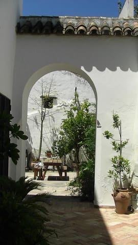 5 bedroom Villa for sale in Carmona with garage - € 520,000 (Ref: 6676914)