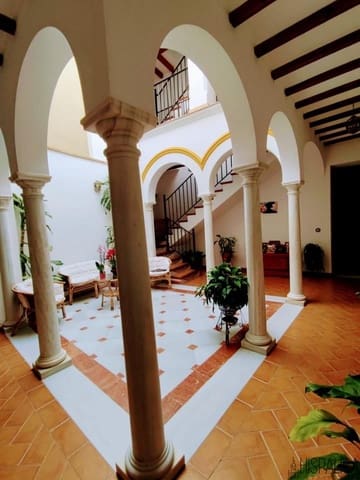 5 soveværelse Villa til salg i Carmona med garage - € 520.000 (Ref: 6676914)