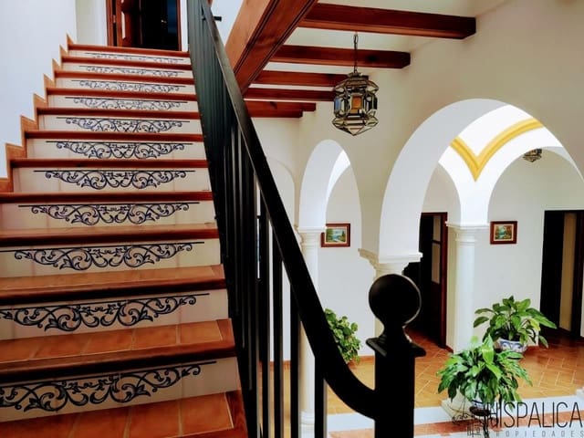 5 soveværelse Villa til salg i Carmona med garage - € 520.000 (Ref: 6676914)