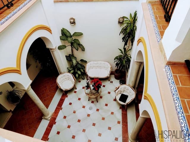 5 soveværelse Villa til salg i Carmona med garage - € 520.000 (Ref: 6676914)