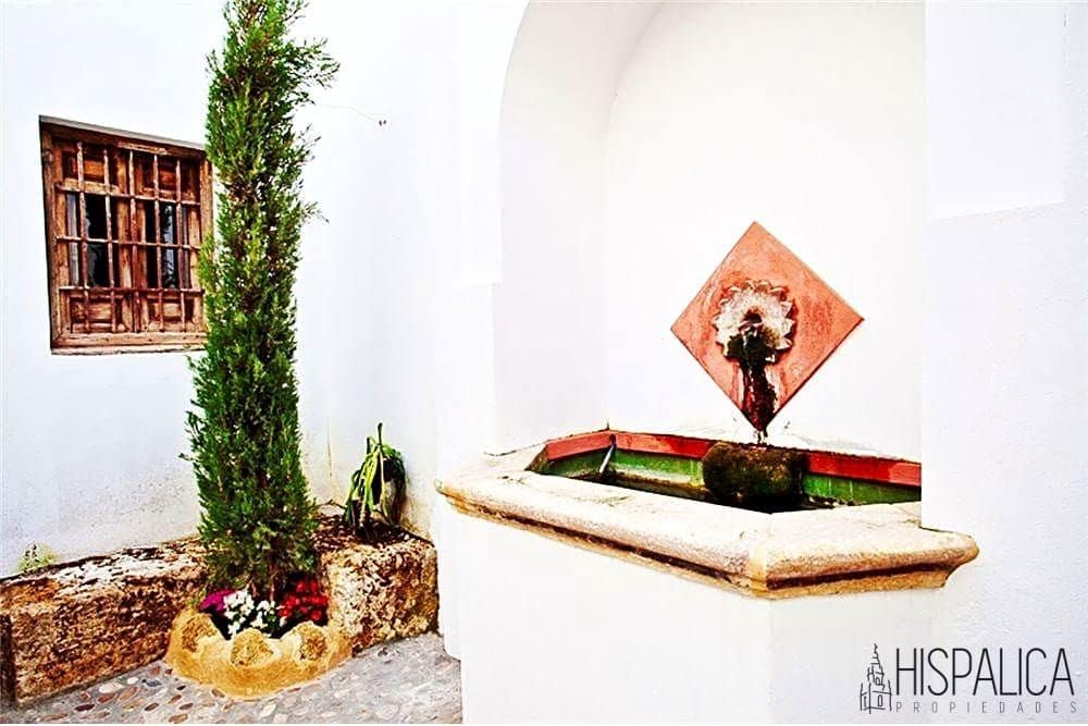 6 bedroom Villa for sale in Carmona with pool - € 780,000 (Ref: 7365231)