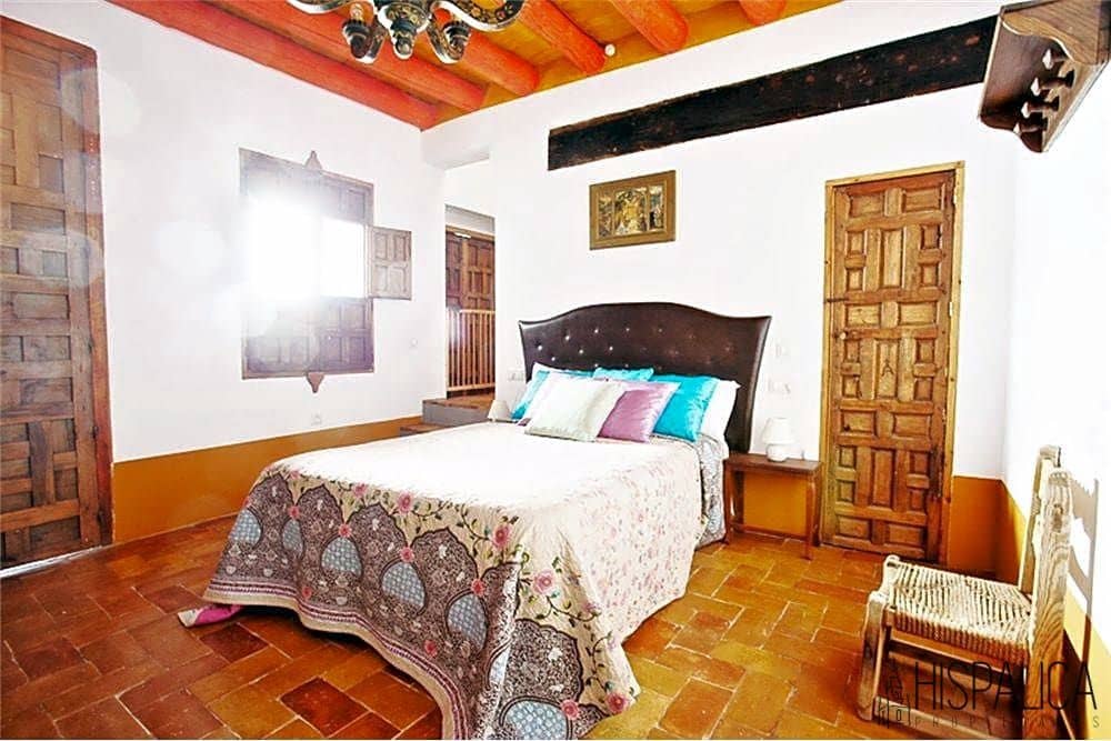 6 bedroom Villa for sale in Carmona with pool - € 780,000 (Ref: 7365231)