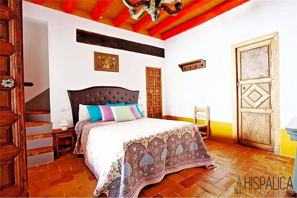 6 bedroom Villa for sale in Carmona with pool - € 780,000 (Ref: 7365231)