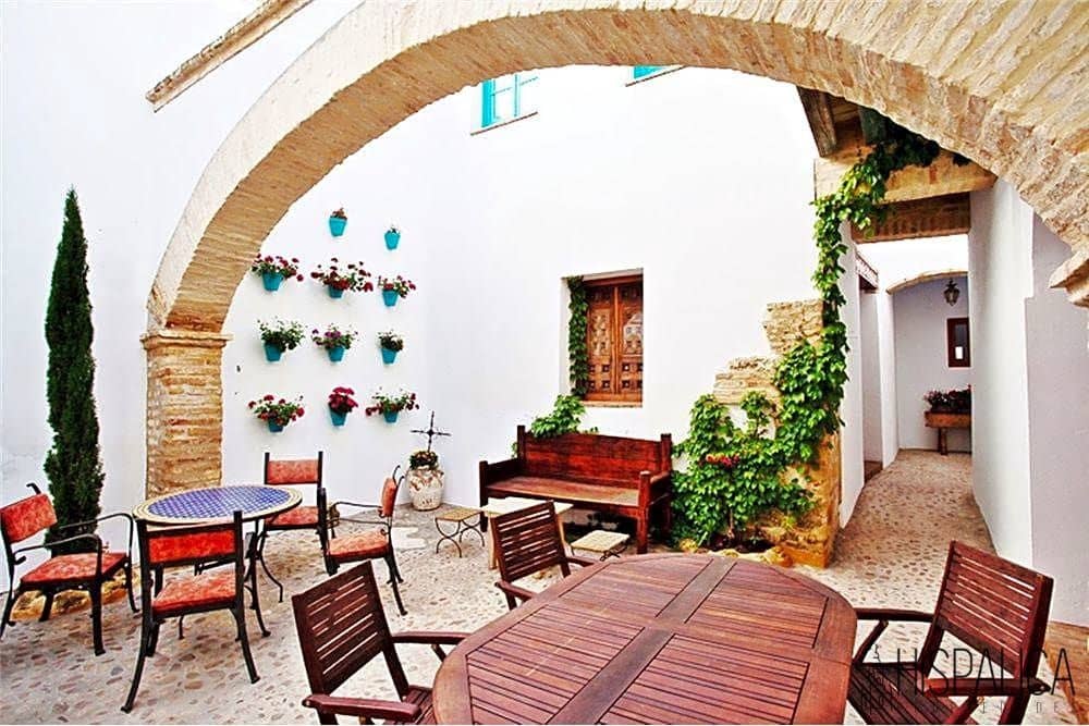 6 bedroom Villa for sale in Carmona with pool - € 780,000 (Ref: 7365231)