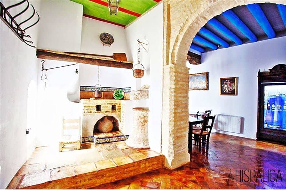 6 bedroom Villa for sale in Carmona with pool - € 780,000 (Ref: 7365231)