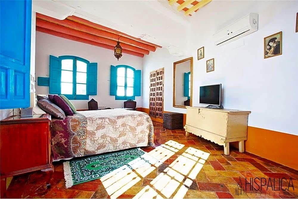 6 bedroom Villa for sale in Carmona with pool - € 780,000 (Ref: 7365231)