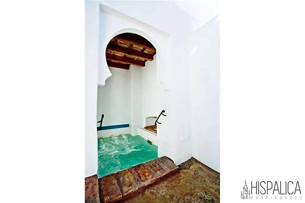 6 bedroom Villa for sale in Carmona with pool - € 780,000 (Ref: 7365231)