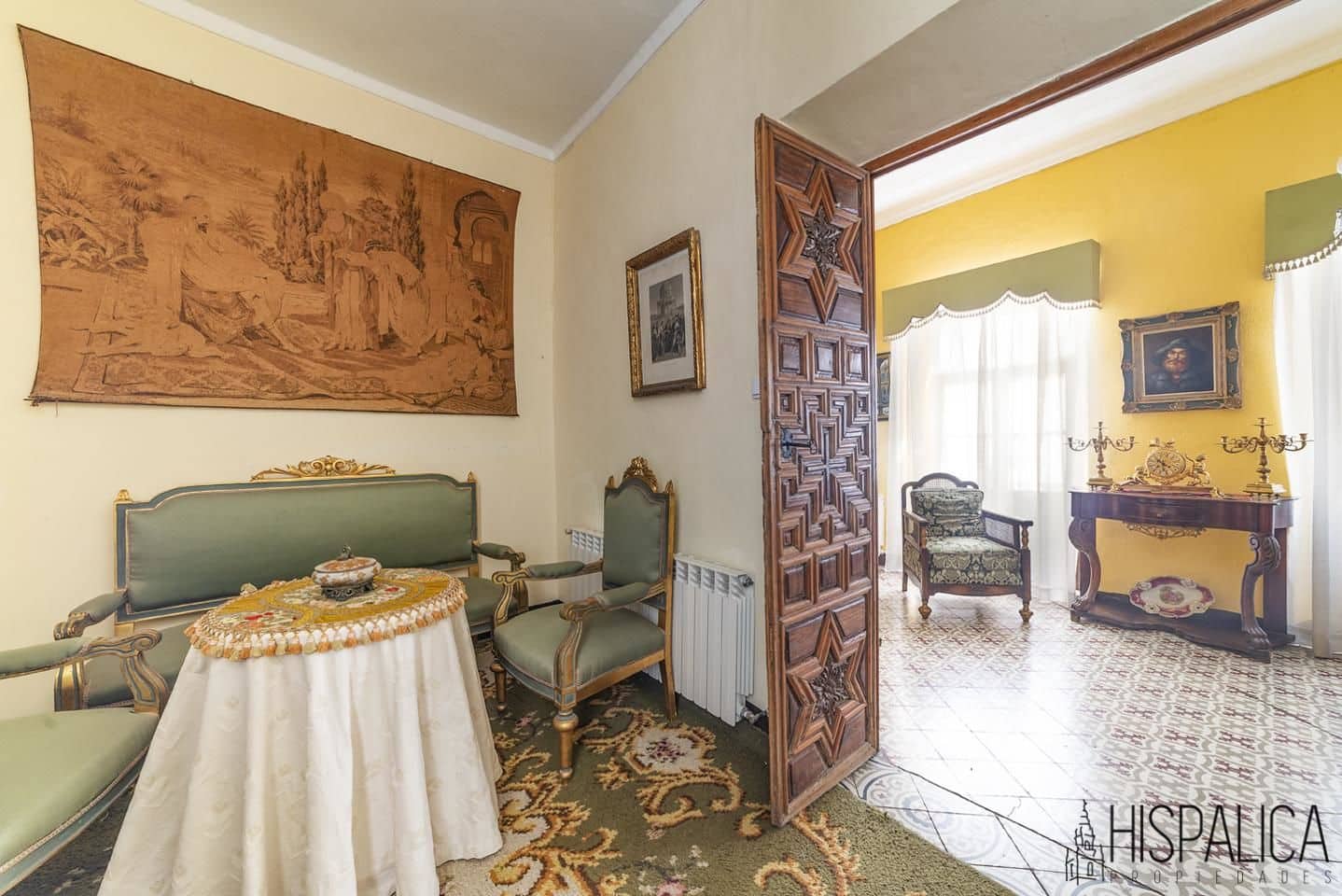 8 bedroom Villa for sale in Ecija with garage - € 800,000 (Ref: 7836117)